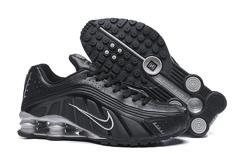 New Nike Shox R4 Black Silver Trainer